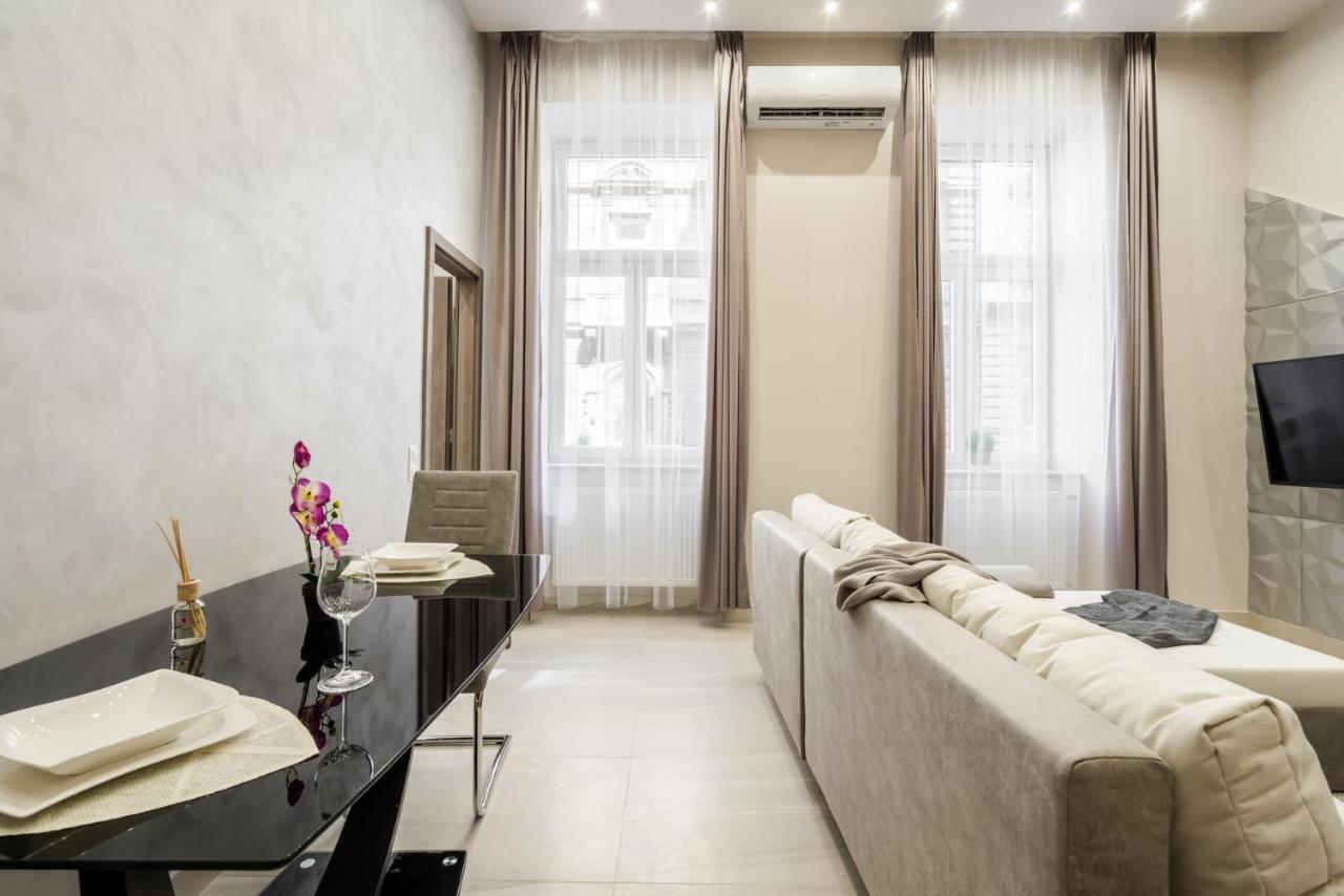 Chic Comfort Suite For 6 By Oktogon Budapeszt Zewnętrze zdjęcie