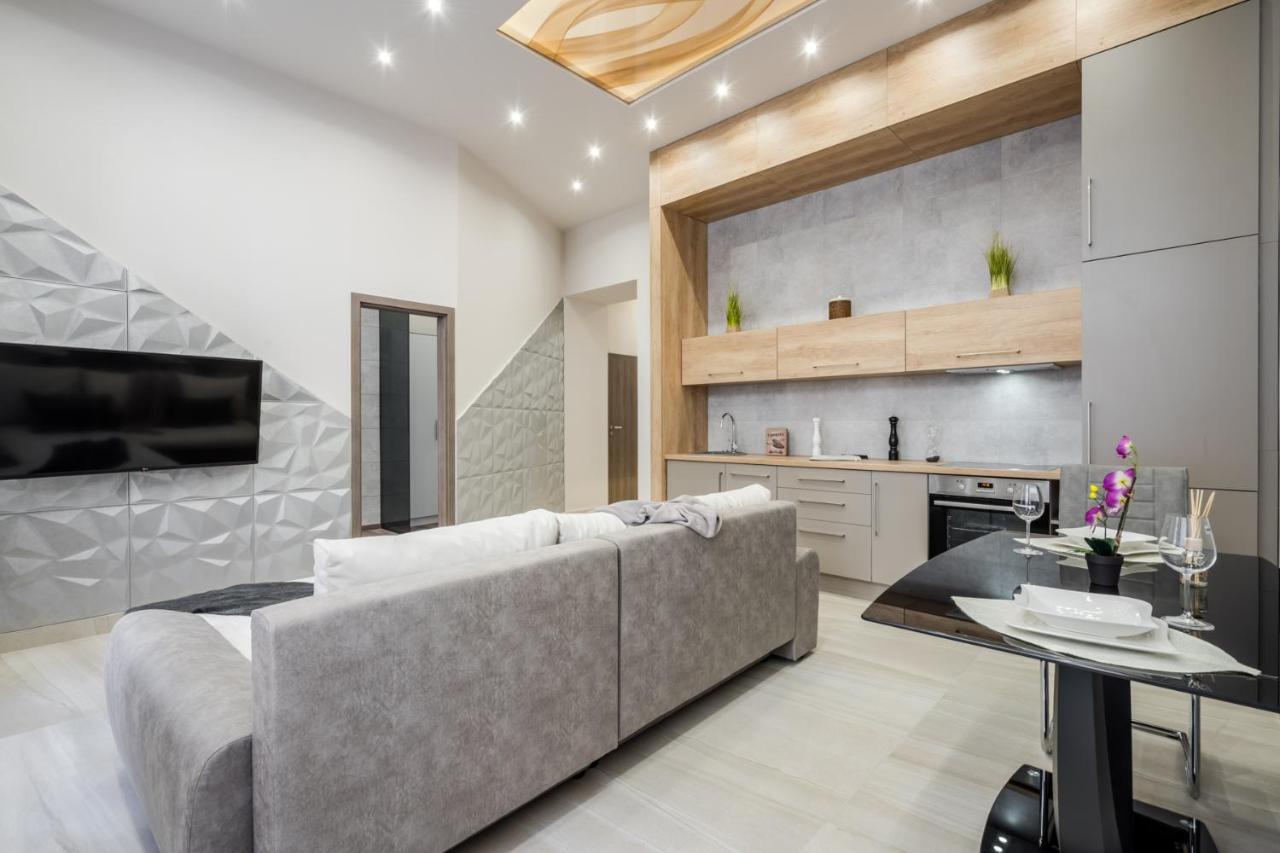Chic Comfort Suite For 6 By Oktogon Budapeszt Zewnętrze zdjęcie