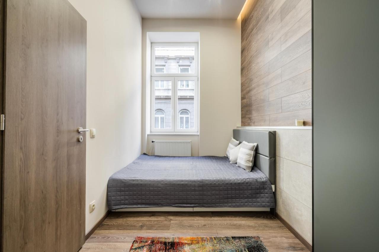 Chic Comfort Suite For 6 By Oktogon Budapeszt Zewnętrze zdjęcie